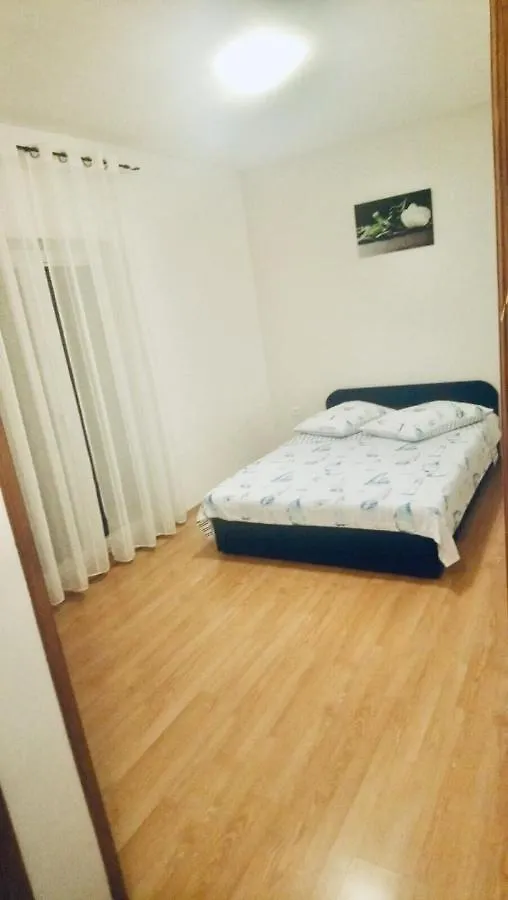 Apartmani Niko 1 Radovin