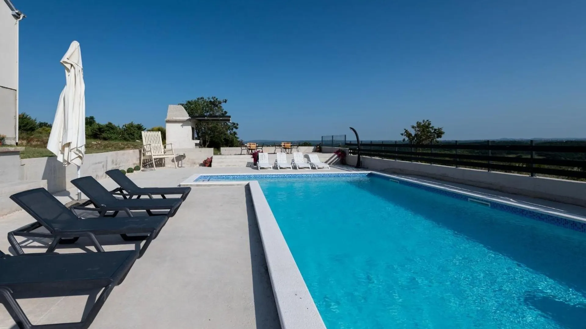Apartmani Niko 1 Radovin