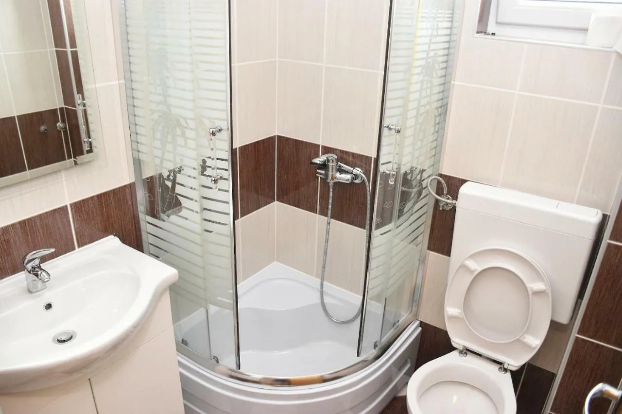 Апартаменты Apartmani Niko 1 Radovin
