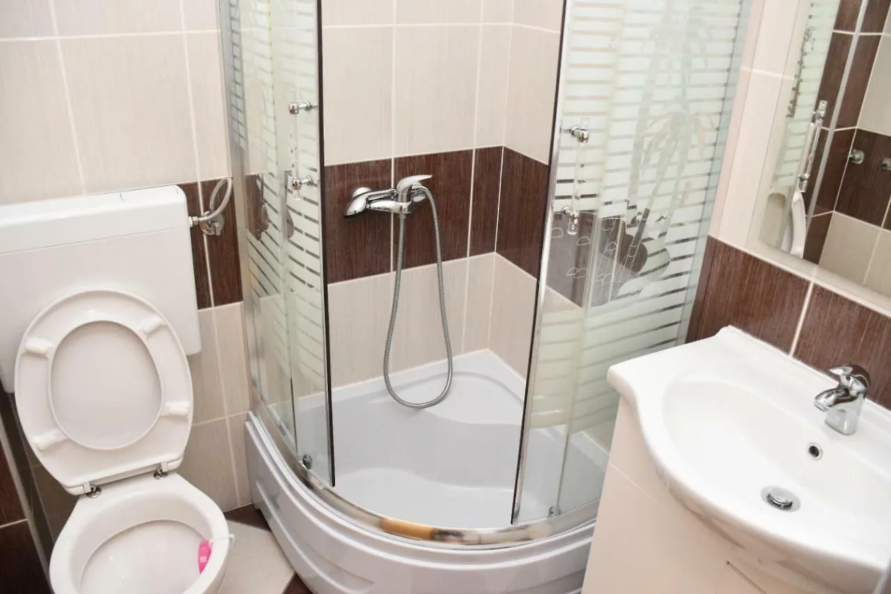 Apartmani Niko 1 Radovin Апартаменты